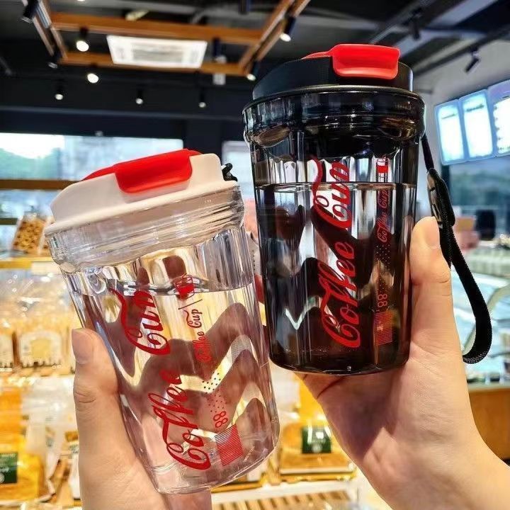 Bình Nước COFFE CUP NHỰA Trong Kiểu Cocacola