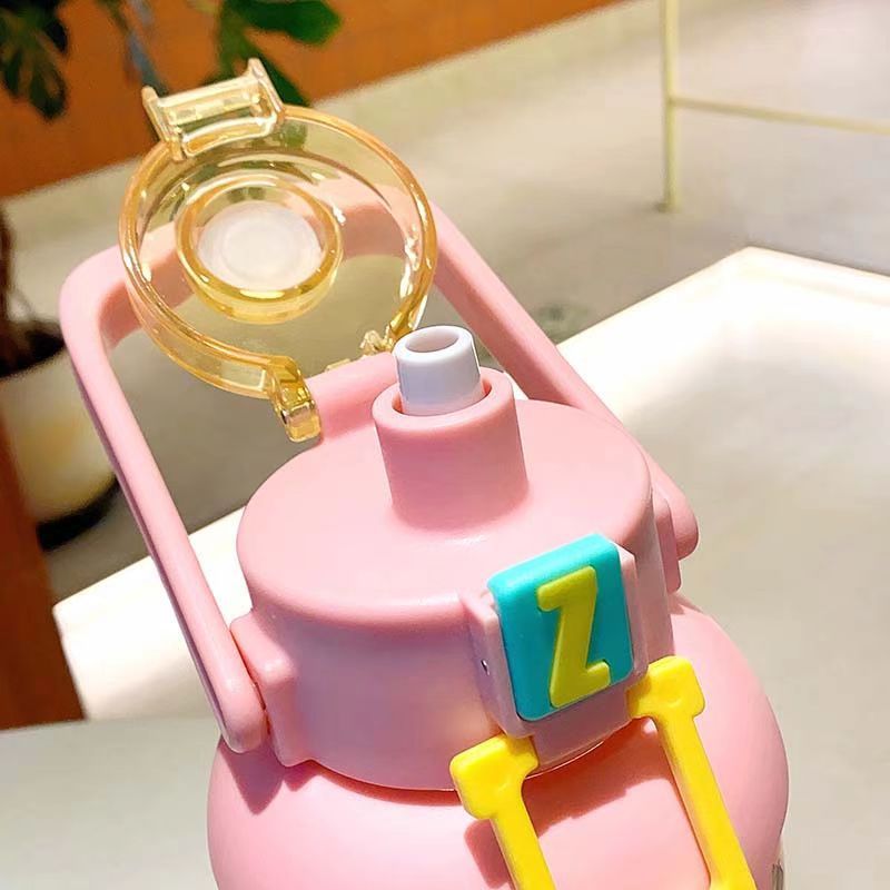 Bình Nước 1800ml Chữ Z Kèm Sticker MÃ 2023