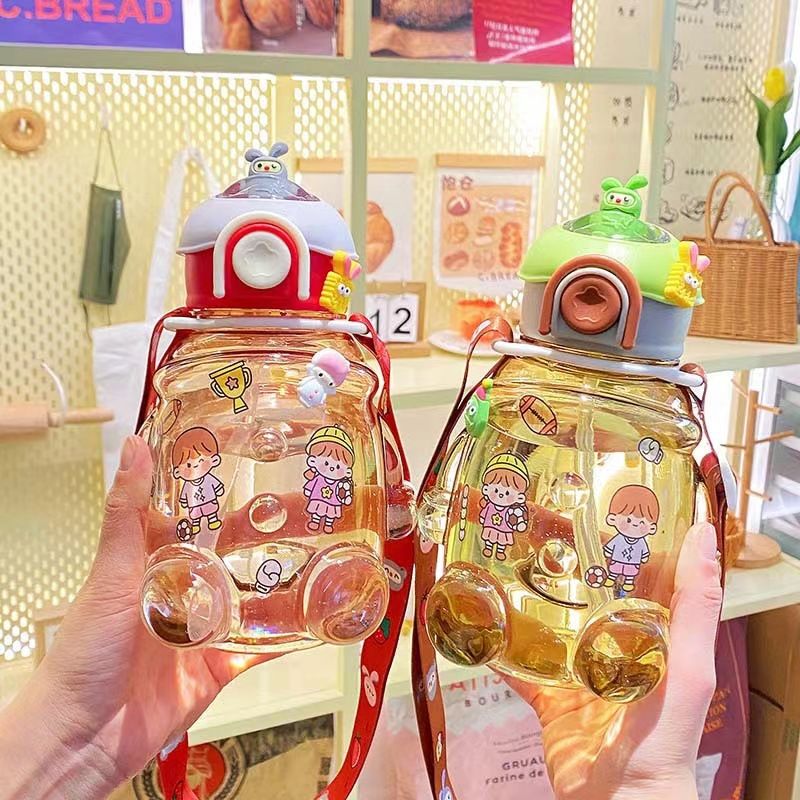 Bình Nước Gấu 1000ml Kèm Sticker & Dây Đeo Cute MÃ 1977