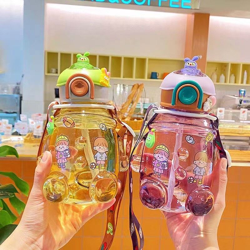 Bình Nước Gấu 1000ml Kèm Sticker & Dây Đeo Cute MÃ 1977