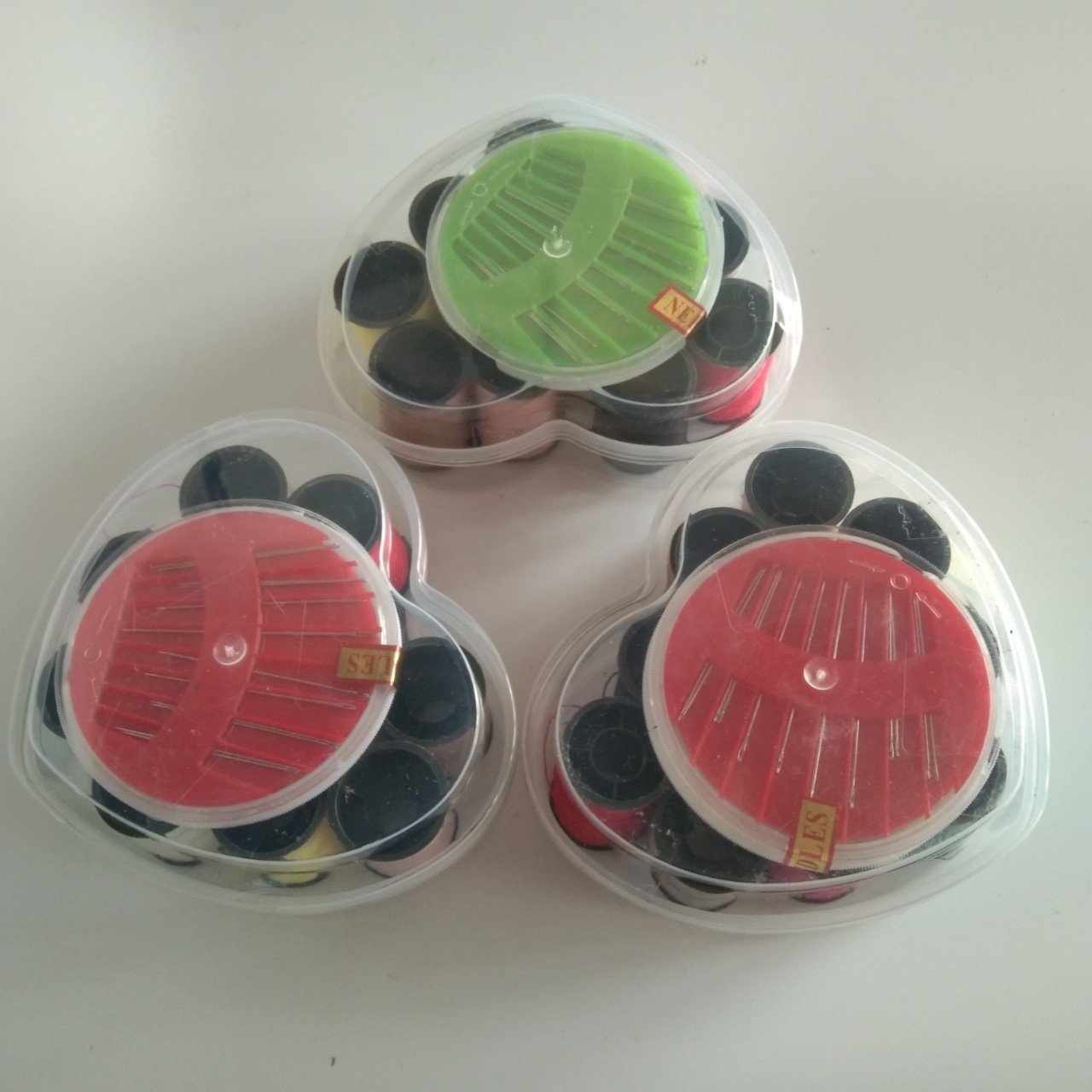 Bộ Kim Chỉ Hình Trái Tim