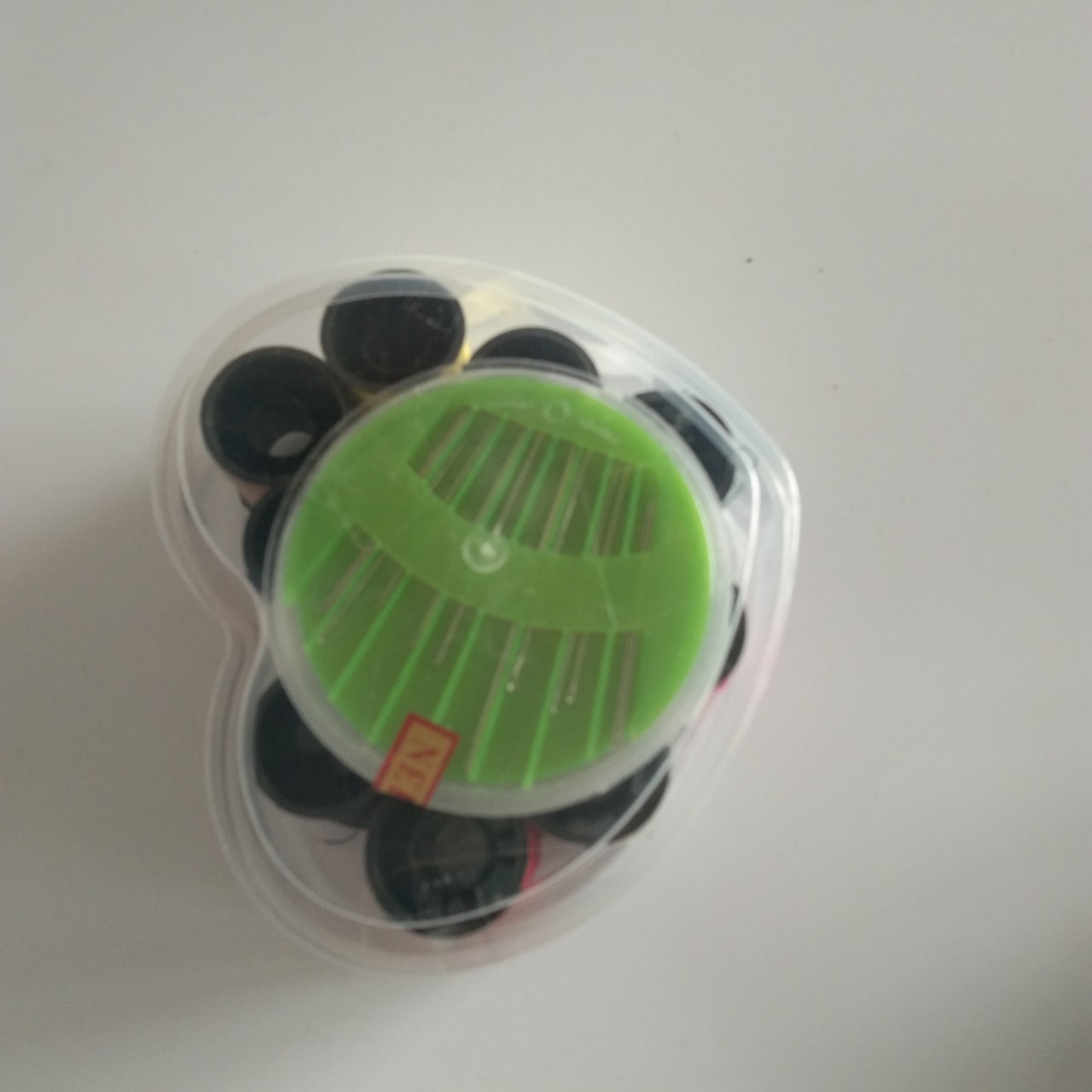 Bộ Kim Chỉ Hình Trái Tim