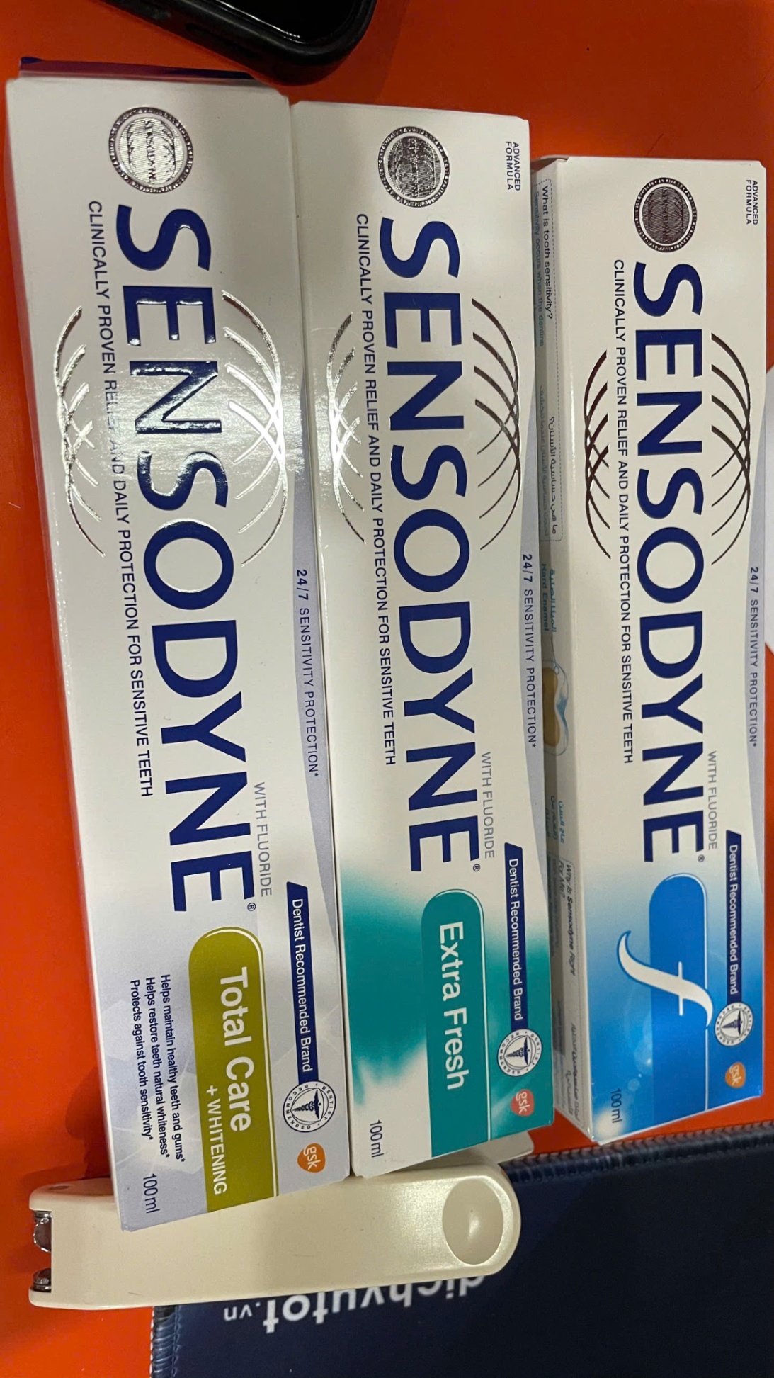 Kem Đánh Răng Thái Lan 100g SENSODYNE - TOTAL CARE MV257809