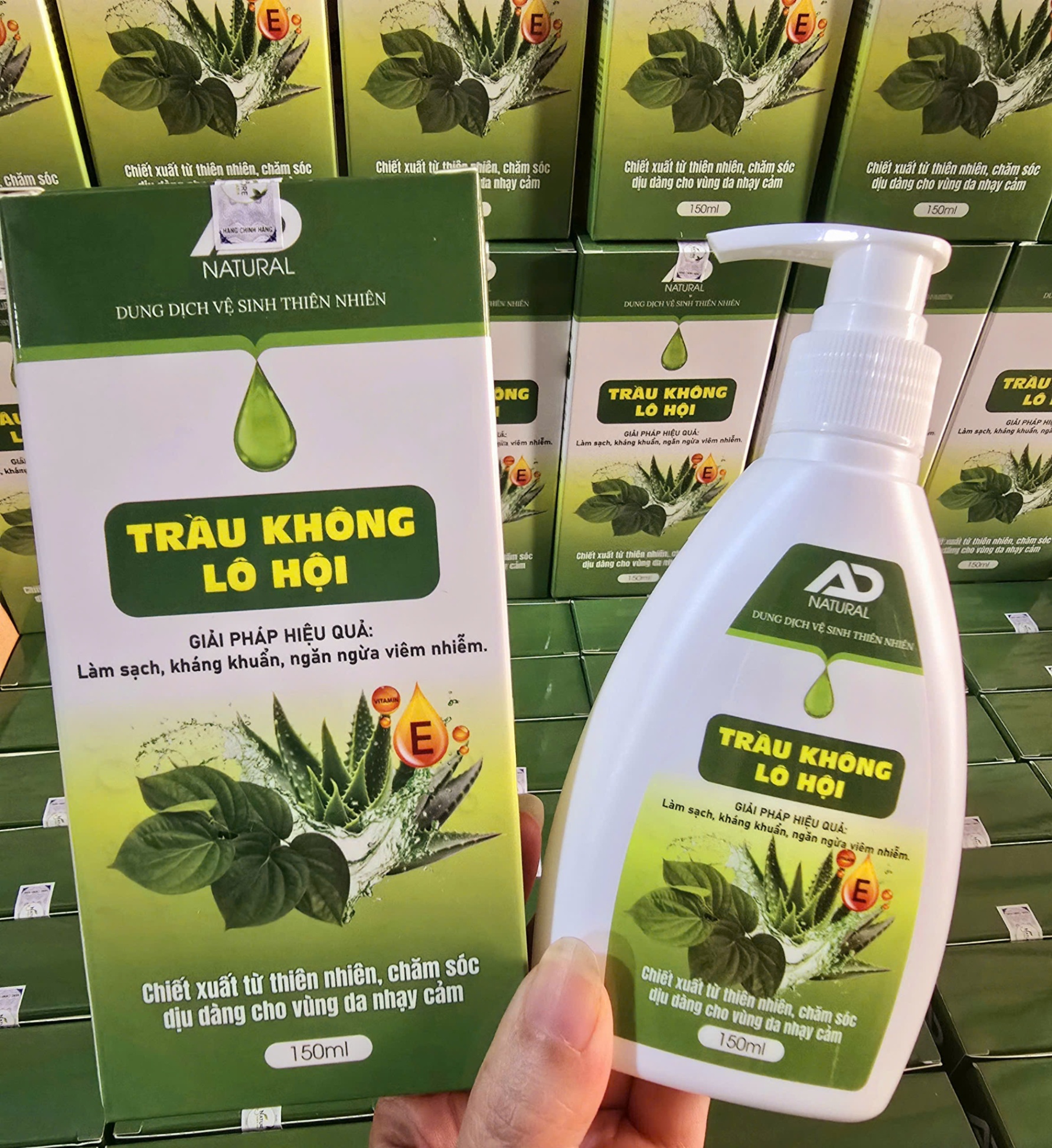 Dung Dịch Vệ Sinh Phụ Nữ Tía Tô Trầu Không Lô Hội 150ml MV921153 AD - DDVSMV921153 LÔ HỘI