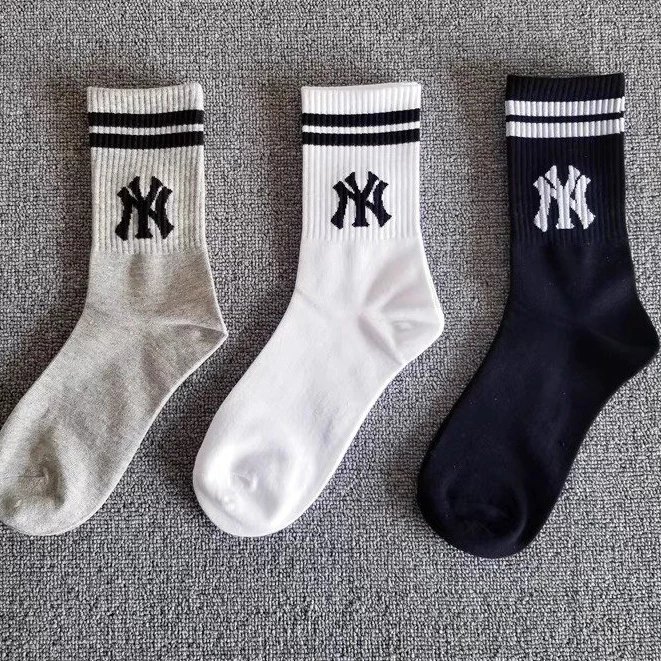 Vỉ 10 Đôi NY Cổ Cao Free Size Người Lớn - MÀU TRẮNG