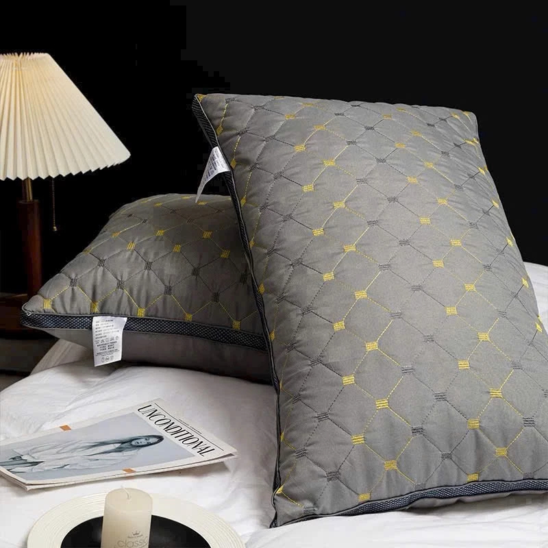 Gối Trám Đen Mát Xa 45x65cm
