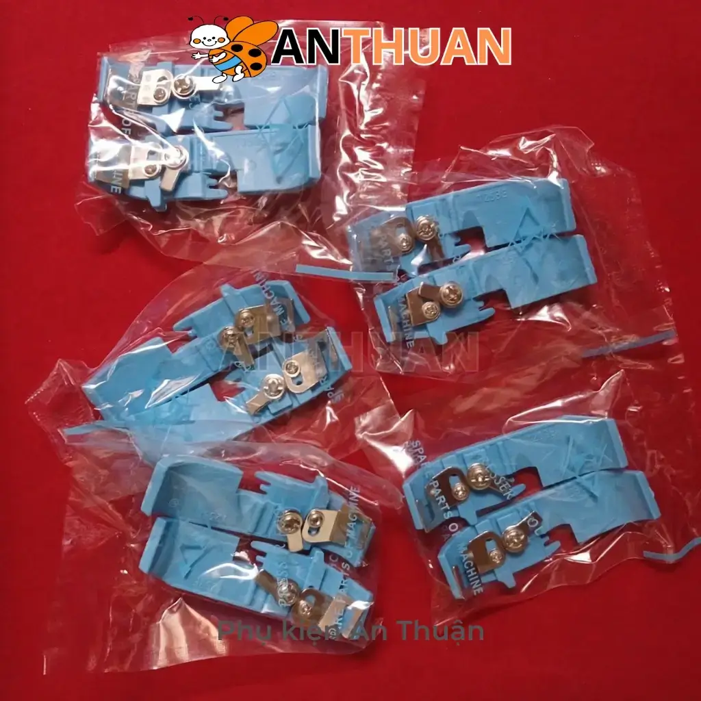 Đế Chân Vịt Nhựa Vắt Sổ 4 Chỉ Màu Xanh Da Trời Có Khe May Vai Con
