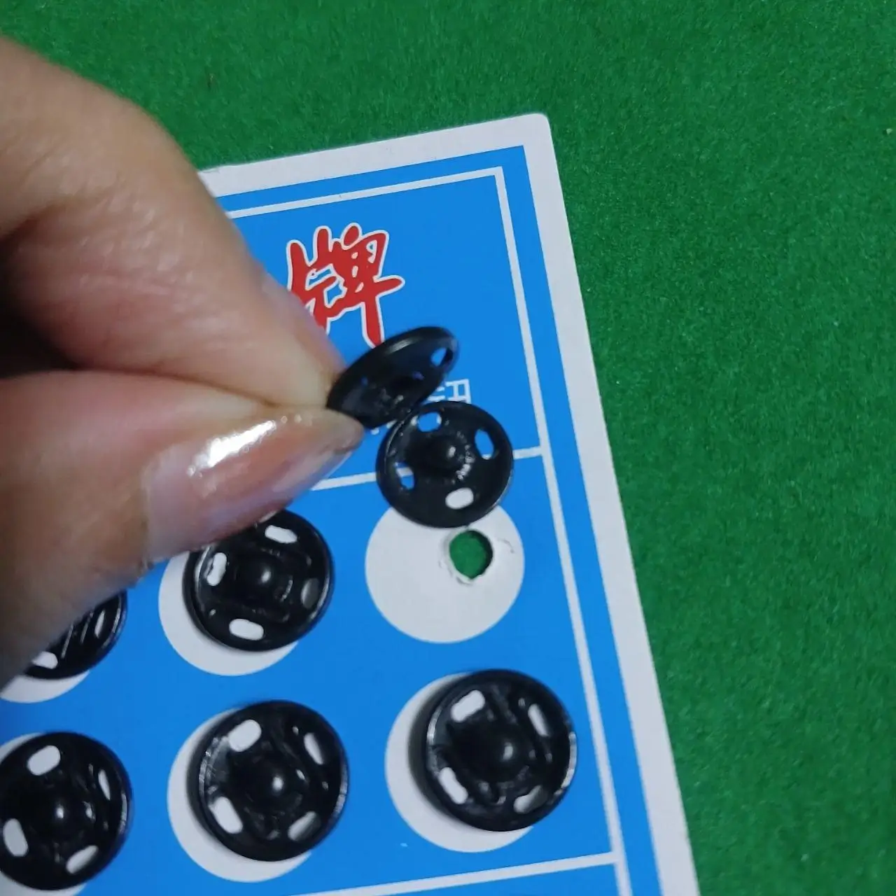 Bộ vỉ 50 nút bấm khuy bấm Golden Eagle – Bấm tay, không cần kìm