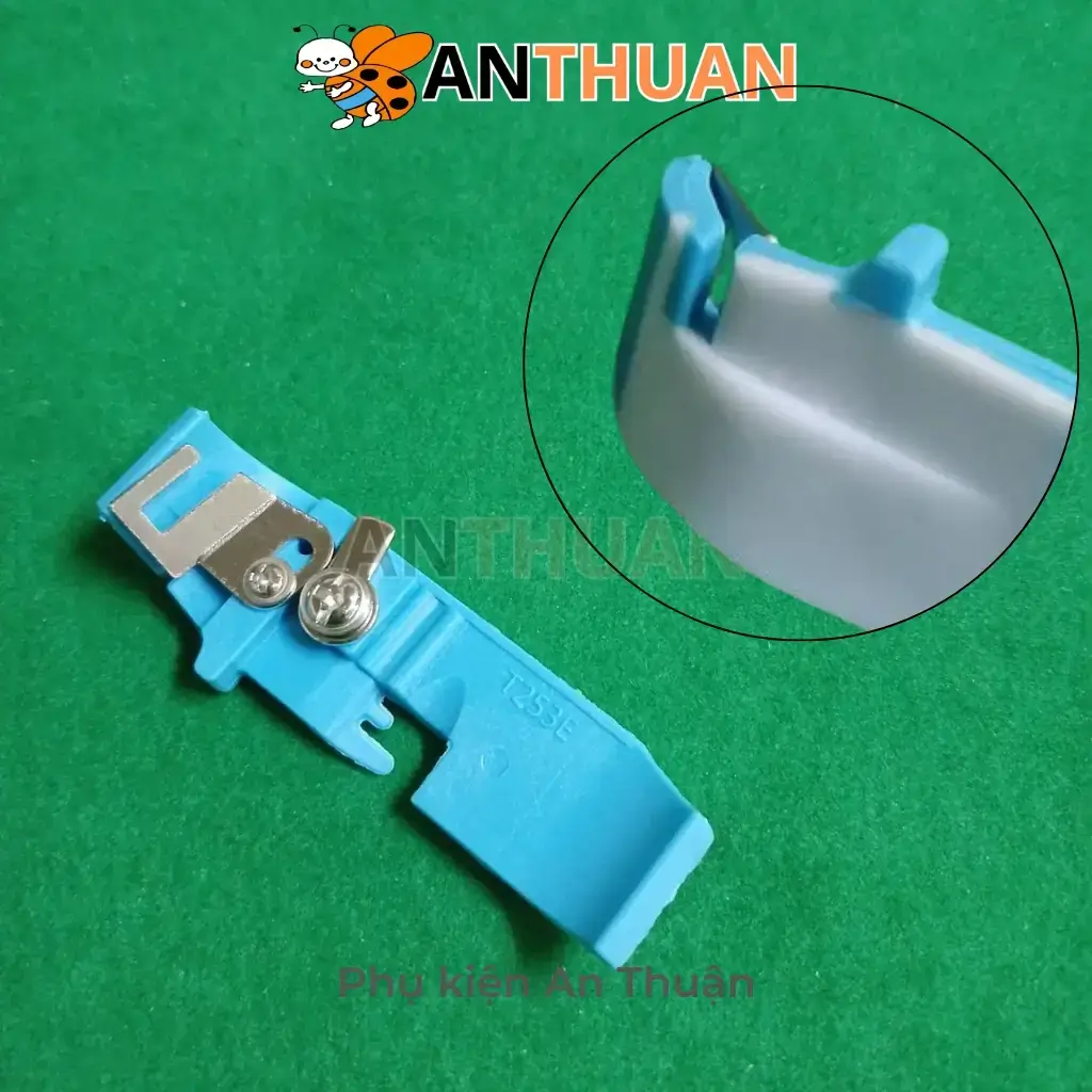 Đế Chân Vịt Nhựa Vắt Sổ 4 Chỉ Màu Xanh Da Trời Có Khe May Vai Con