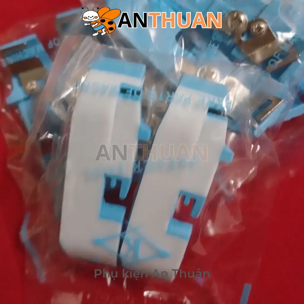 Đế Chân Vịt Nhựa Vắt Sổ 4 Chỉ Màu Xanh Da Trời Có Khe May Vai Con