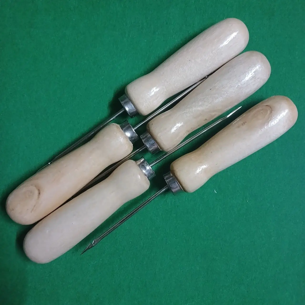 Cây dùi lỗ, dùi móc may sửa đồ da, túi xách, giày dép cán gỗ - Đầu móc