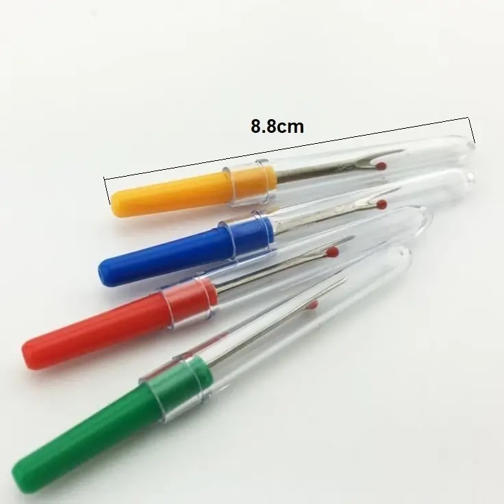 Cây tháo chỉ rạch khuy dài 8.8cm cán nhựa tròn nhiều màu sắc ngẫu nhiên