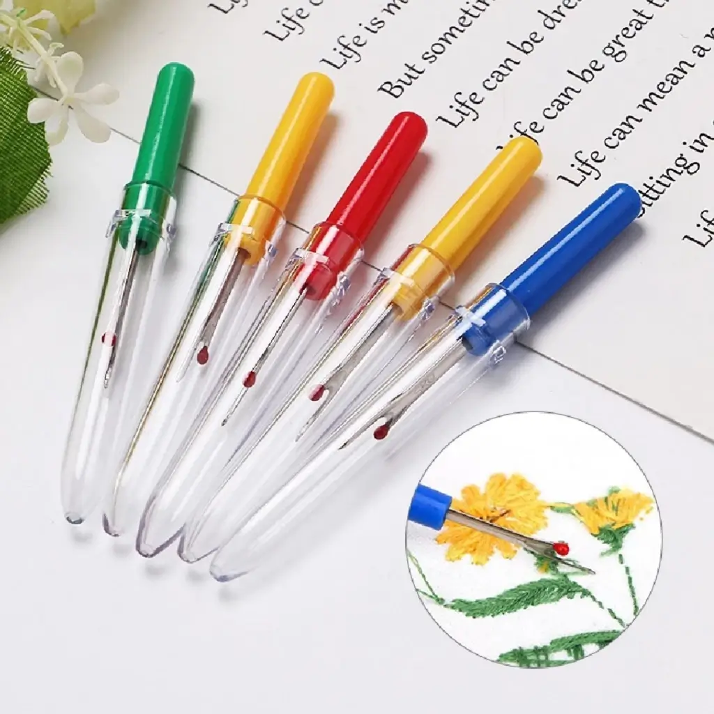 Cây tháo chỉ rạch khuy dài 8.8cm cán nhựa tròn nhiều màu sắc ngẫu nhiên