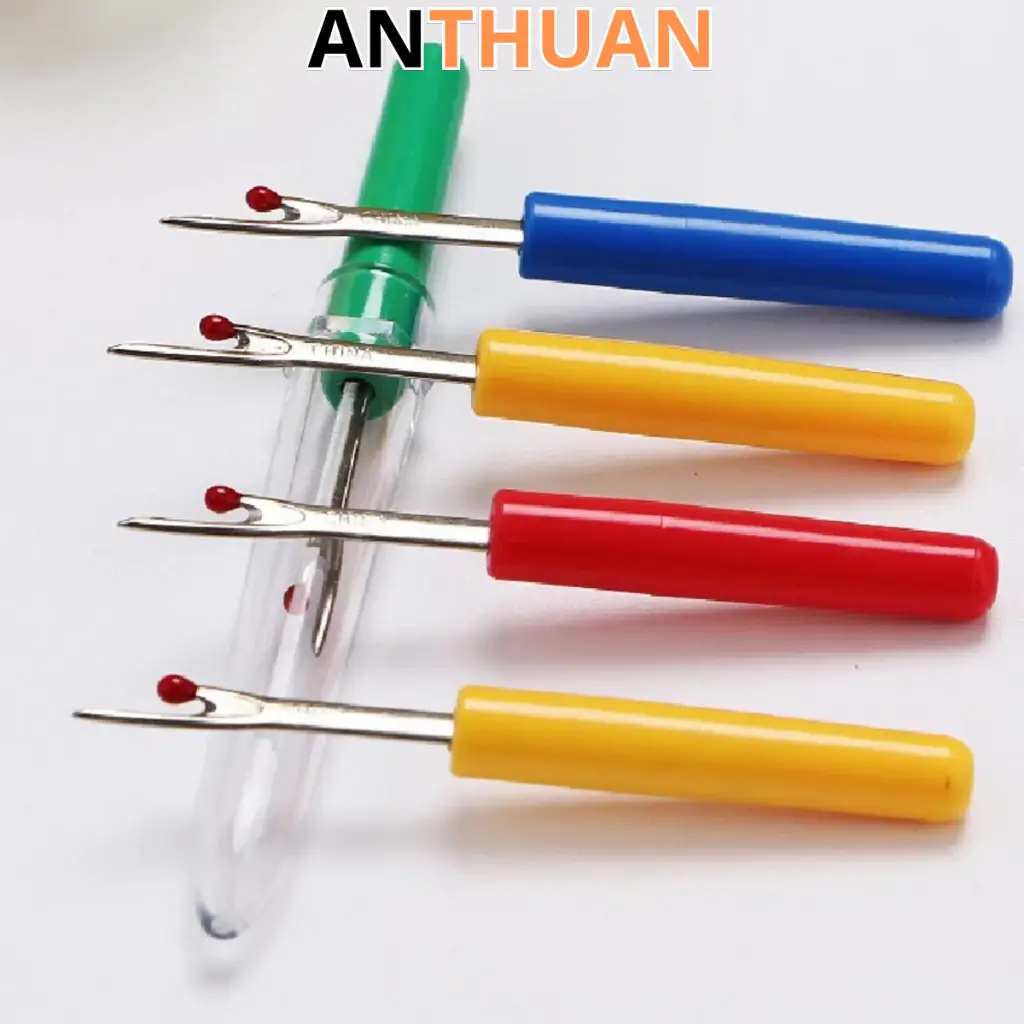 Cây tháo chỉ rạch khuy dài 8.8cm cán nhựa tròn nhiều màu sắc ngẫu nhiên