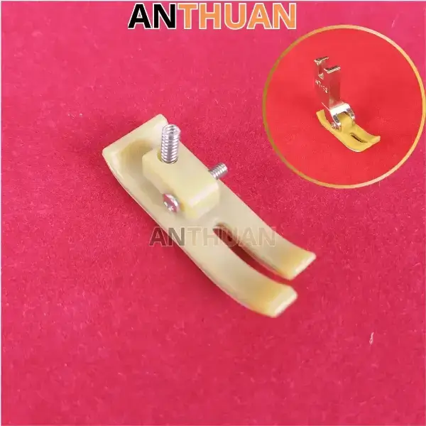 Đế chân vịt nhựa 2 da 5 ly NT-18 màu vàng sẫm máy may 1 kim công nghiệp
