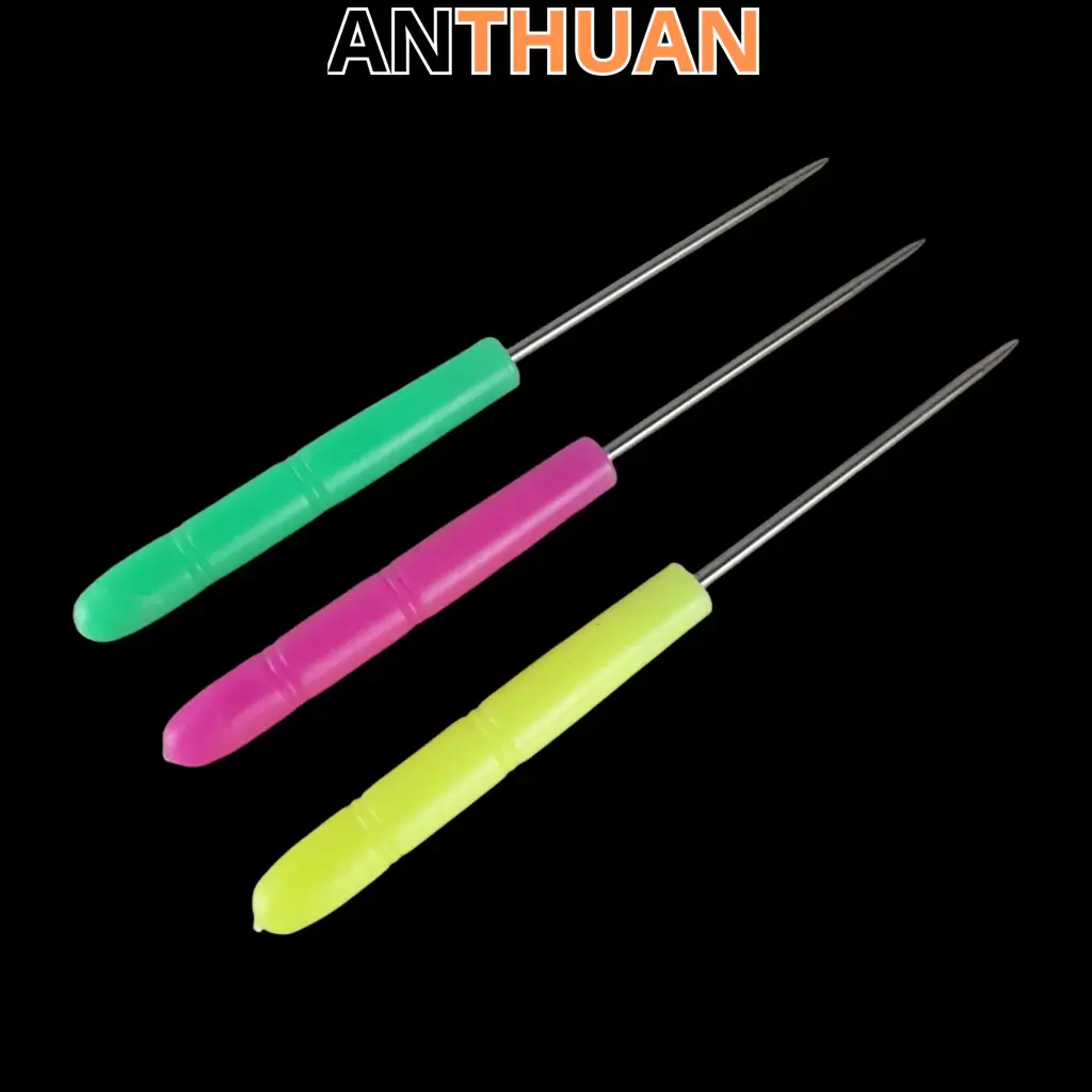 Dùi lỗ vải cán nhựa tròn dài 12.5cm nhiều màu sắc