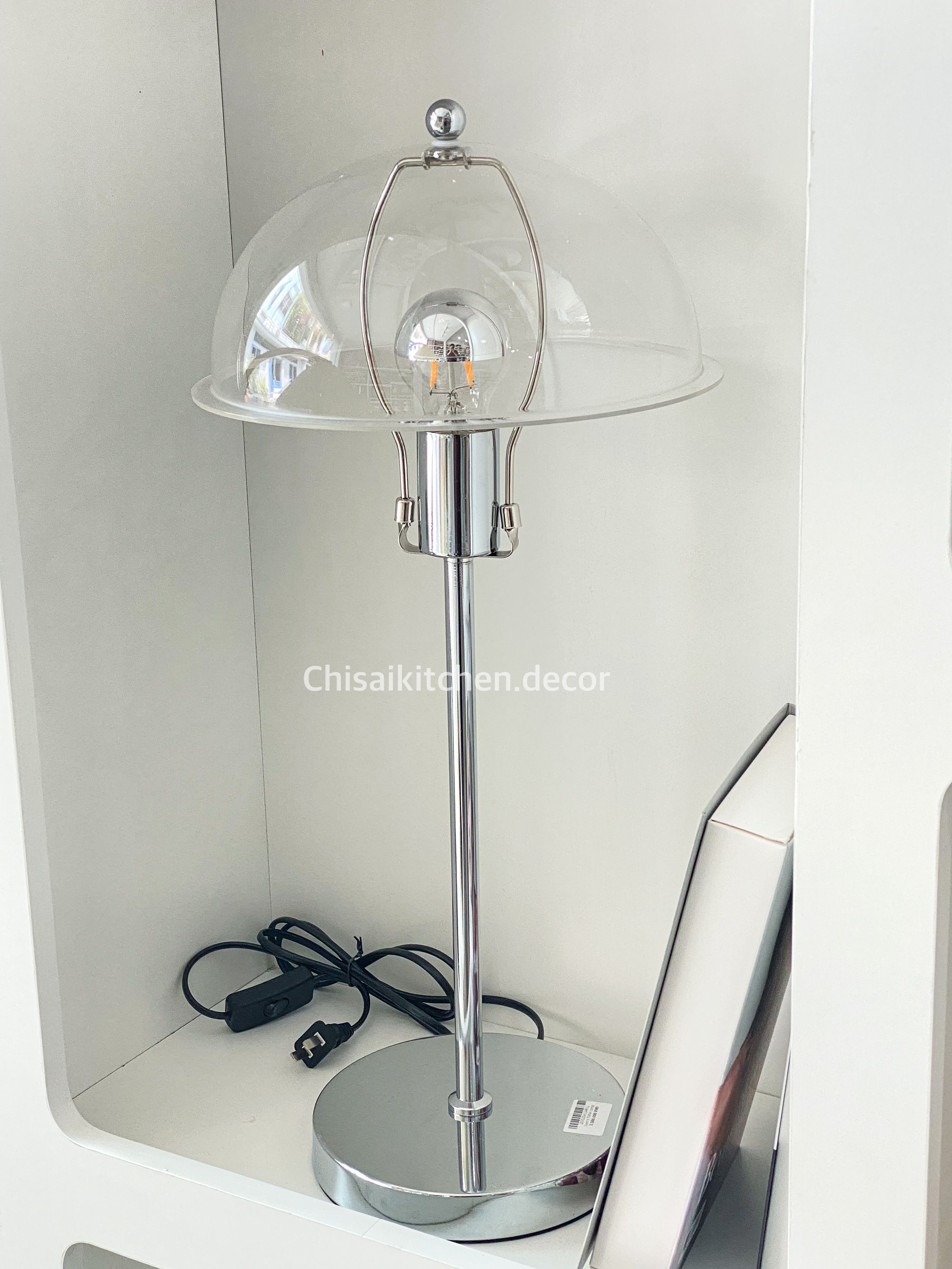 Lynn‘s Table Lamp