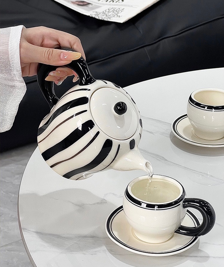 Set trà Ettore CMYD sọc trắng đen 4 tách