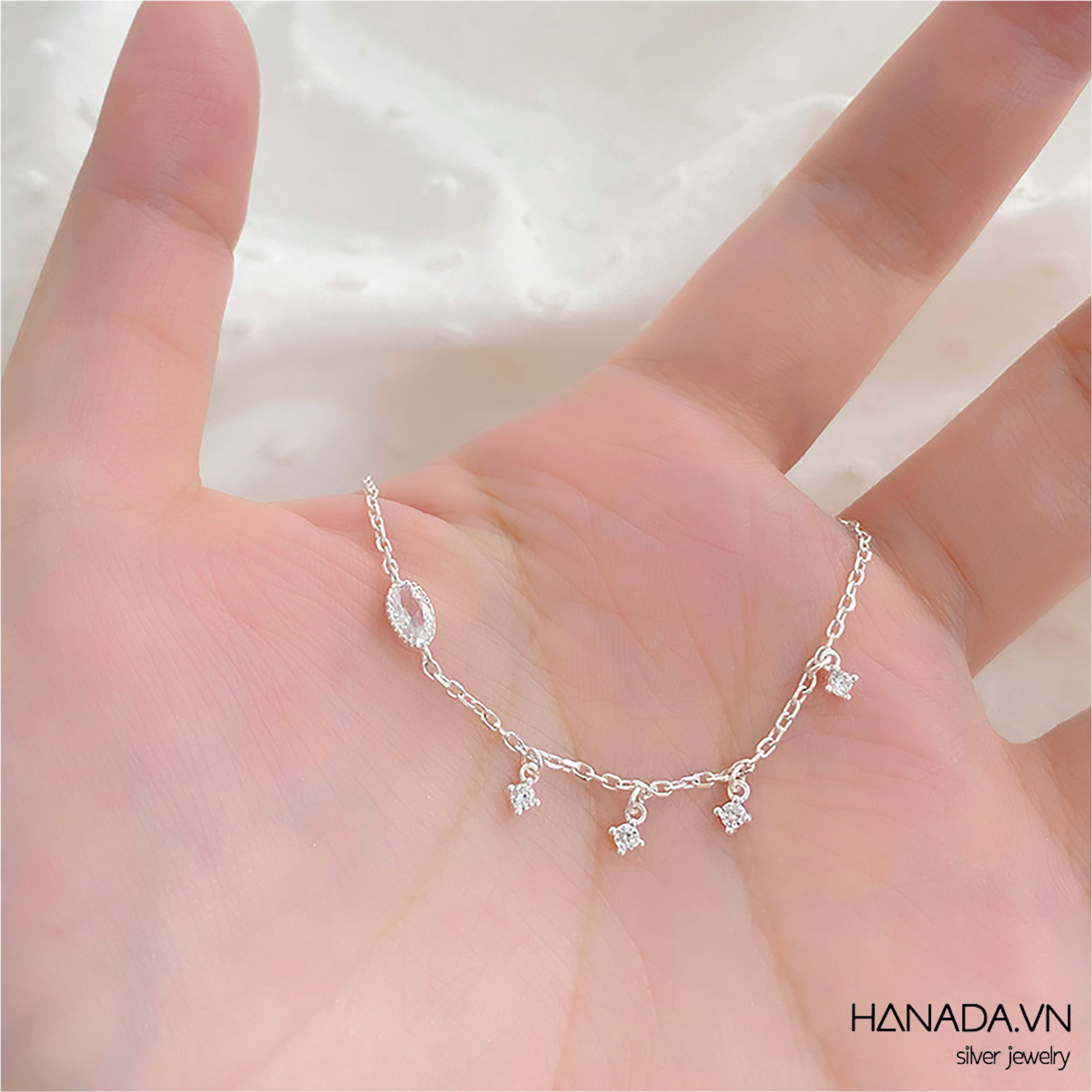 Lắc tay Oval Phối Charm Đá Nhí 2703