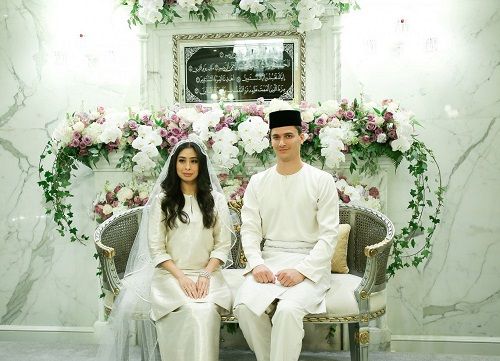 Công chúa Malaysia kết hôn với cầu thủ Hà Lan kém ba tuổi