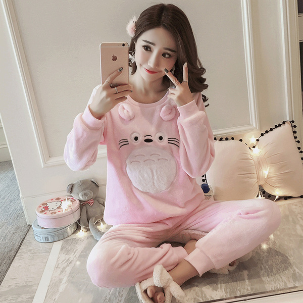 Bộ đồ ngủ hồng đáng yêu