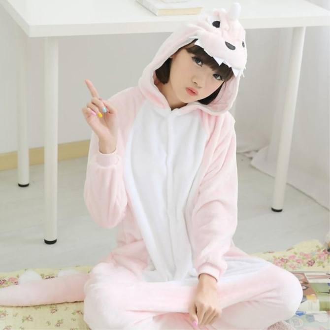 Bộ đồ ngủ hồng có mũ