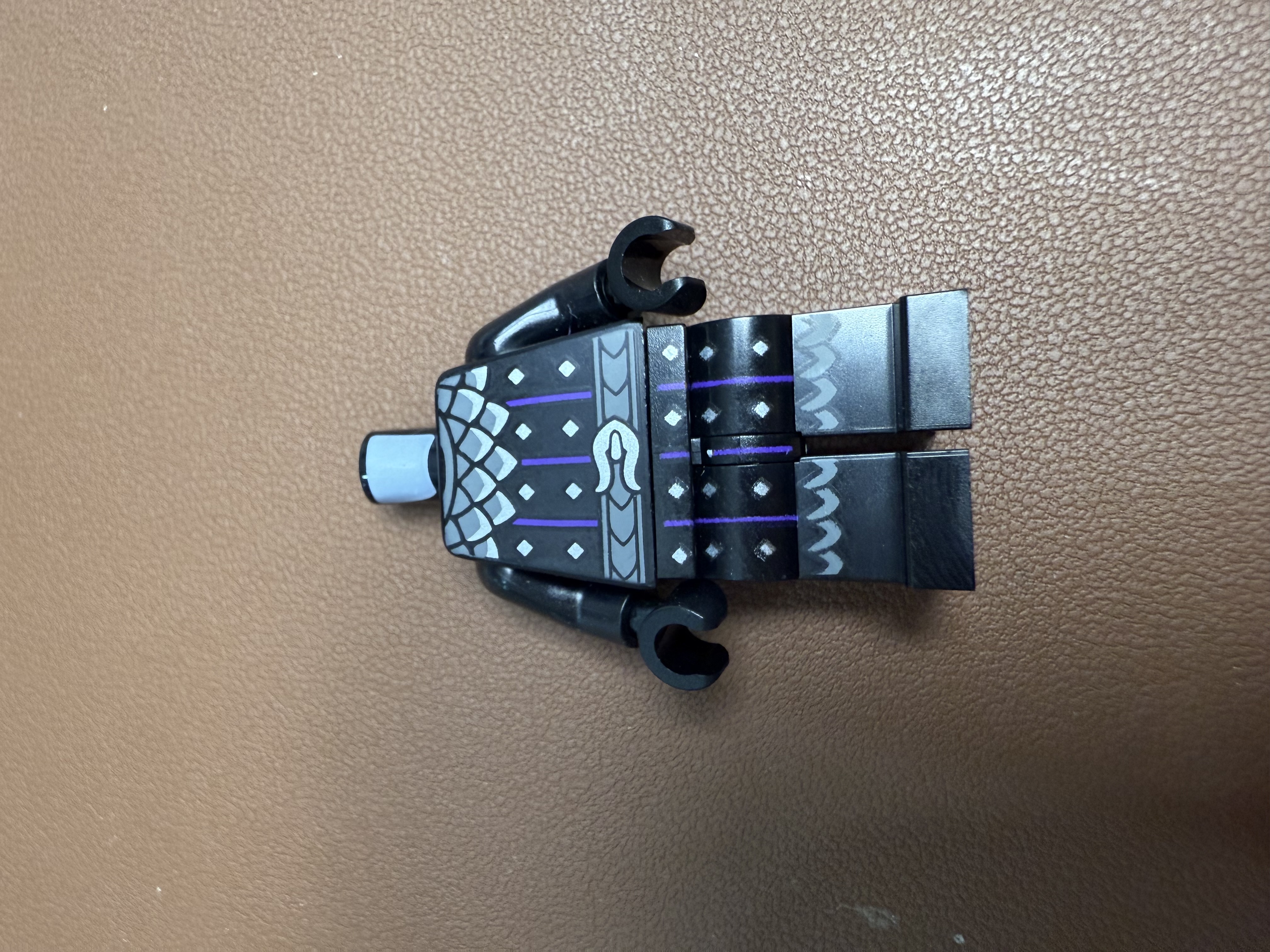 Thân + chân knight Rắn