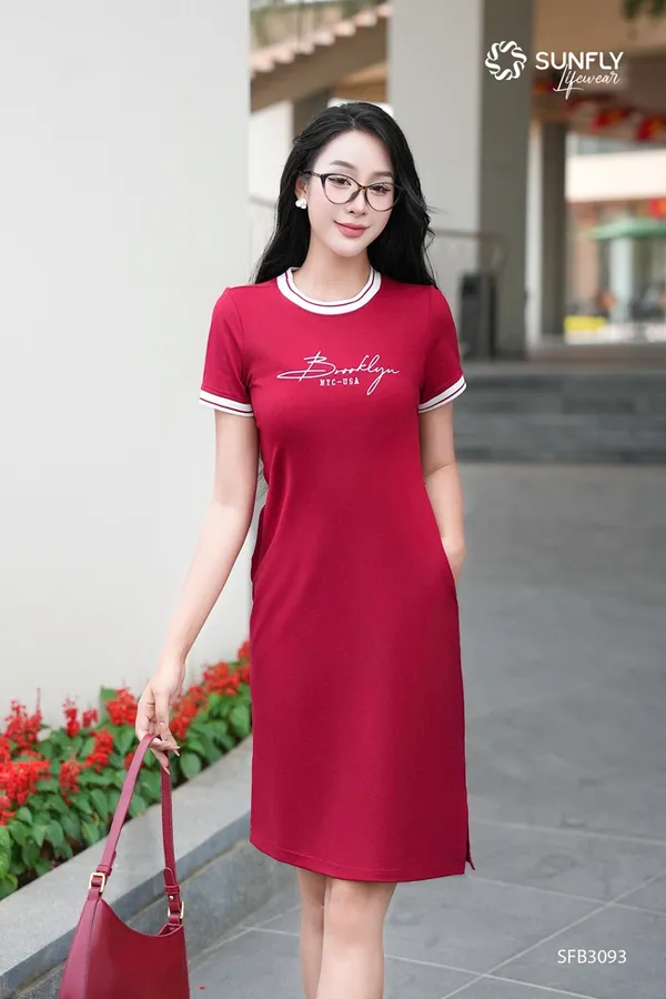 10-Mau-vay-trung-nien-mua-thu-thinh-hanh-nhat-hien-nay_mau-vay-trung-nien-mua-thu-1.webp