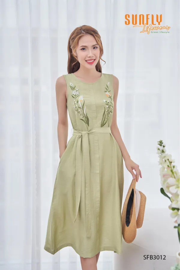 10-Mau-vay-trung-nien-mua-thu-thinh-hanh-nhat-hien-nay_mau-vay-trung-nien-mua-thu-14.webp
