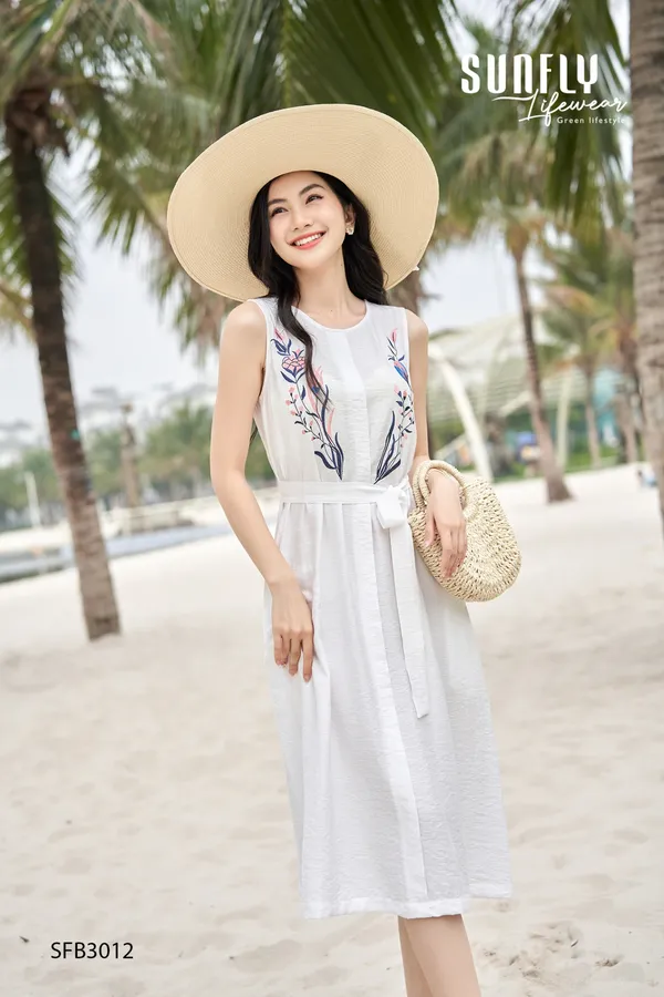 10-Mau-vay-trung-nien-mua-thu-thinh-hanh-nhat-hien-nay_mau-vay-trung-nien-mua-thu-16.webp