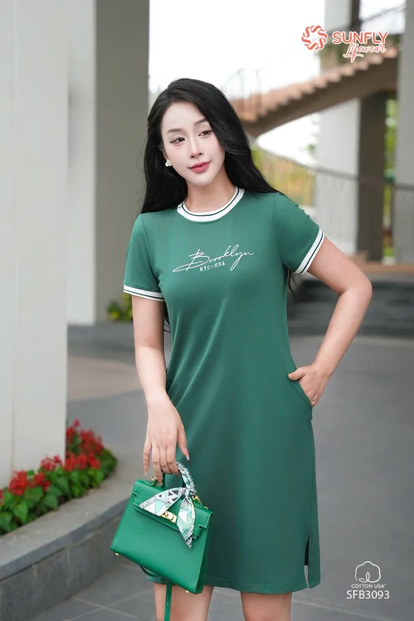 10-Mau-vay-trung-nien-mua-thu-thinh-hanh-nhat-hien-nay_mau-vay-trung-nien-mua-thu-2.webp