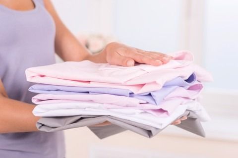 5 cách gấp áo sơ mi gọn, đẹp mà không bị nhăn