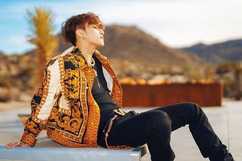 Sơn Tùng M-TP diện loạt hàng hiệu trong MV Hãy trao cho anh
