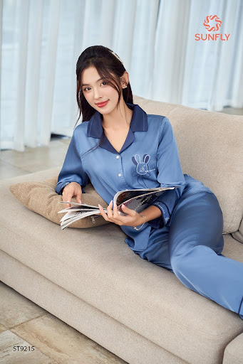 Bộ pijama nữ lụa satin áo tay lỡ quần dài