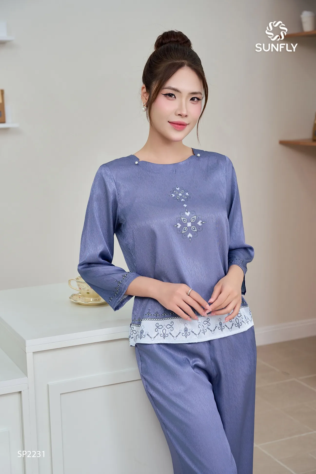 Goi-y-20-bo-do-thu-dong-cho-phu-nu-trung-nien-ban-khong-the-bo-lo_bo-do-thu-dong-cho-phu-nu-trung-nien-10.webp