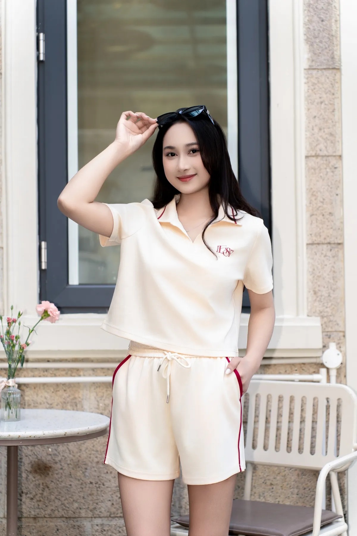 Lễ 30/4 mặc gì? Gợi ý outfit đẹp, dễ áp dụng