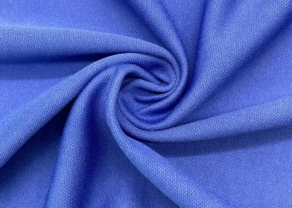 Vai-poly-cotton-la-gi-Uu-diem-amp-ung-dung-noi-bat-trong-thoi-trang-Sunfly_vai-poly-cotton-1.webp