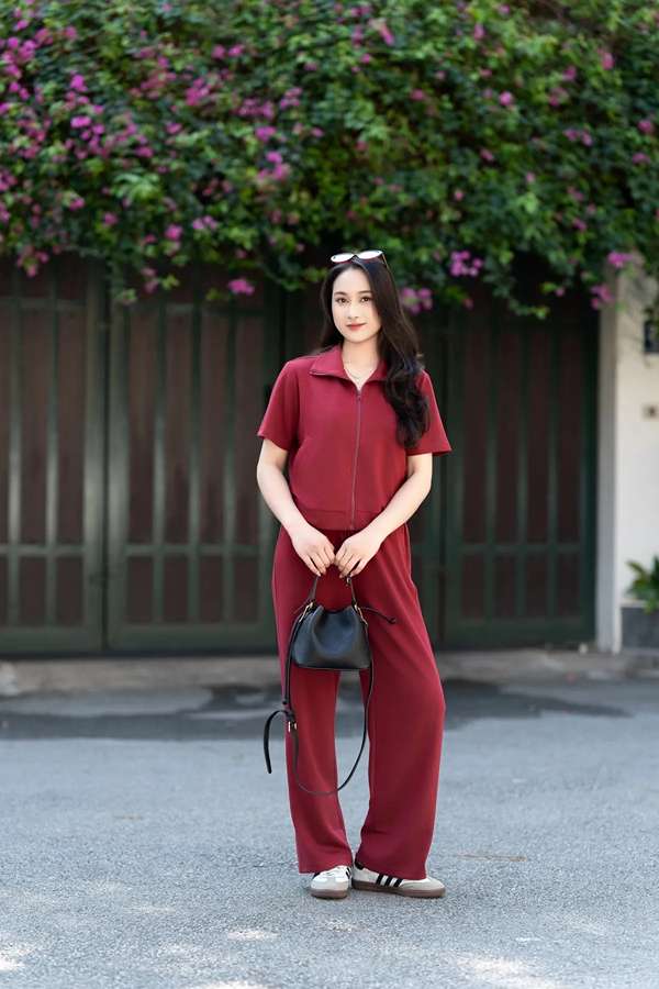 Set đồ tone đỏ đô tại Sunfly