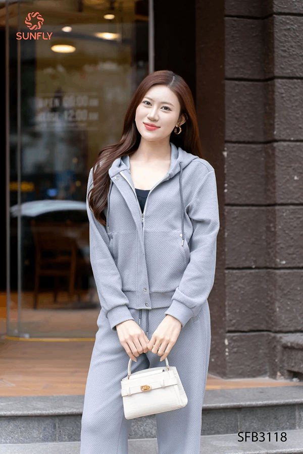 Di-choi-voi-nguoi-yeu-nen-mac-gi-Goi-y-6-outfit-xinh-xan-tu-Sunfly-6.webp