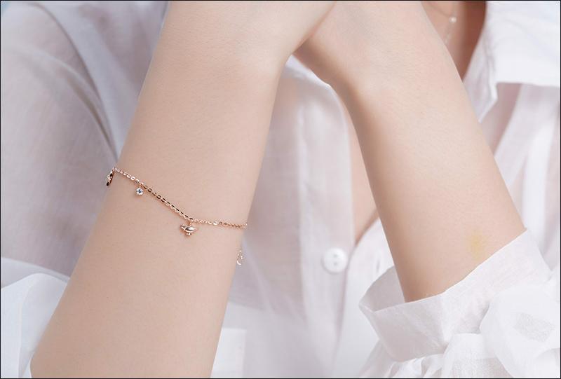 Lắc tay hoặc lắc chân