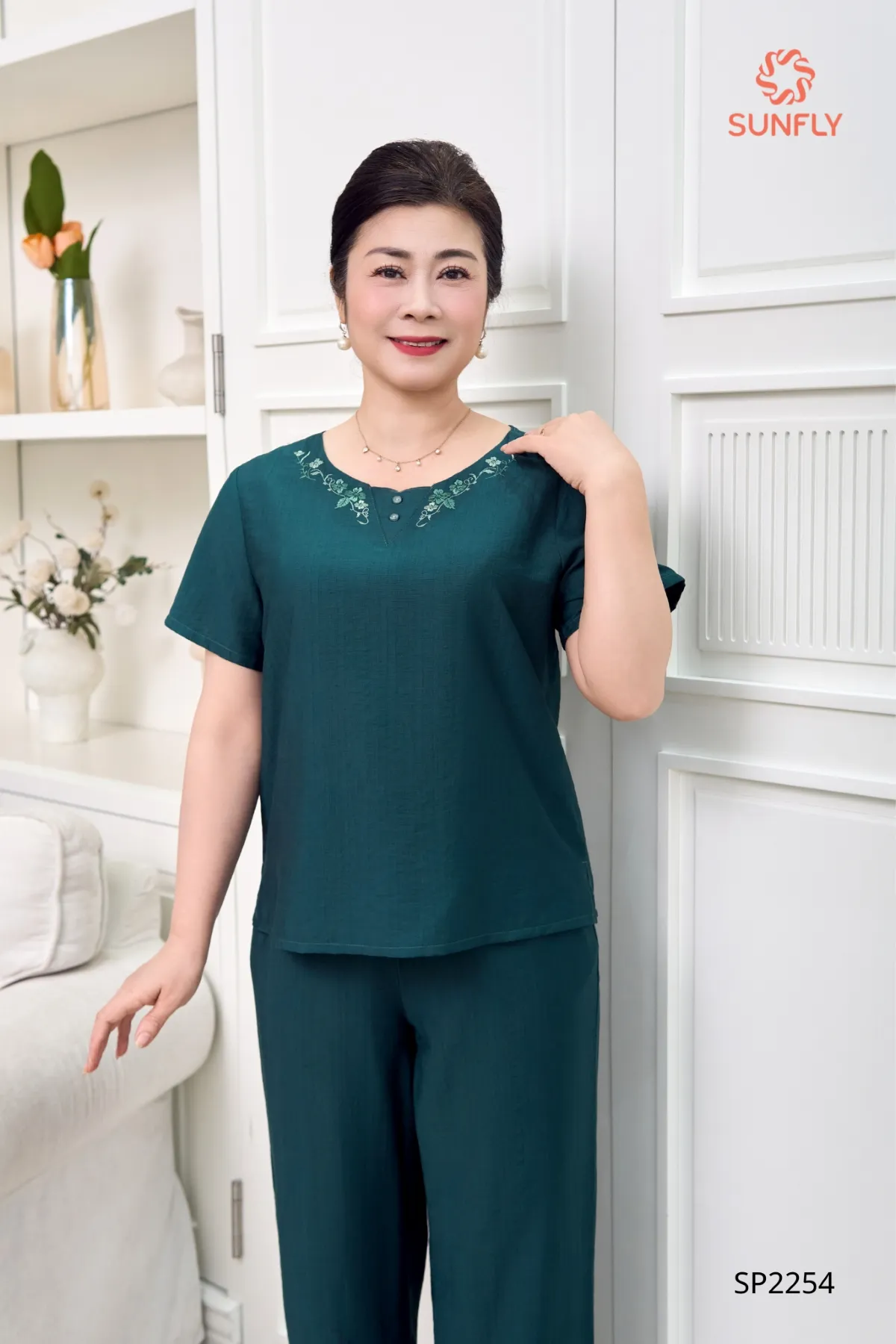 Goi-y-nhung-mon-qua-8-3-tinh-te-tang-nguoi-thuong-1.webp