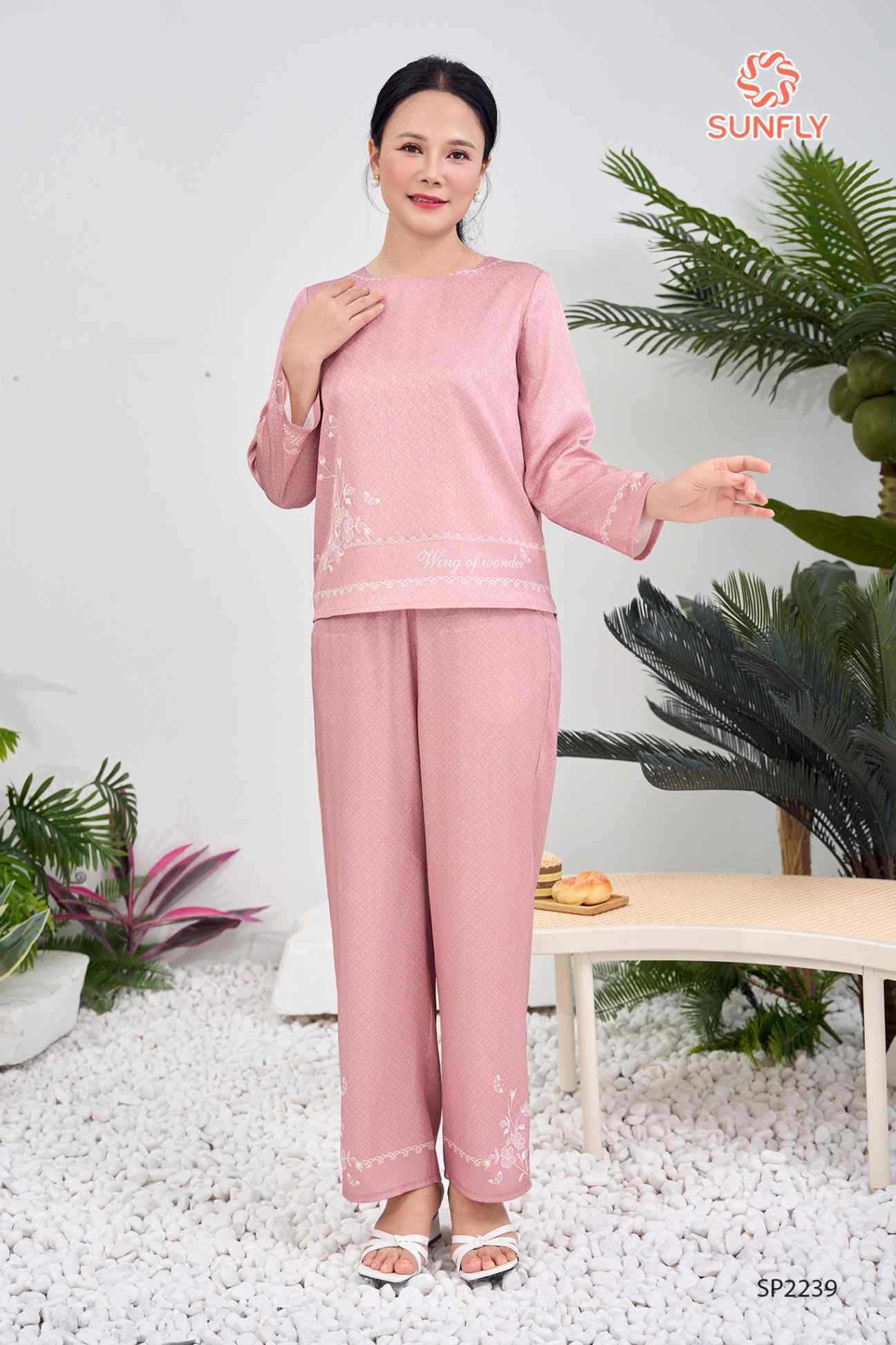 Đồ bộ mặc nhà nữ lụa satin jacquard áo tay lỡ quần dài SP2239