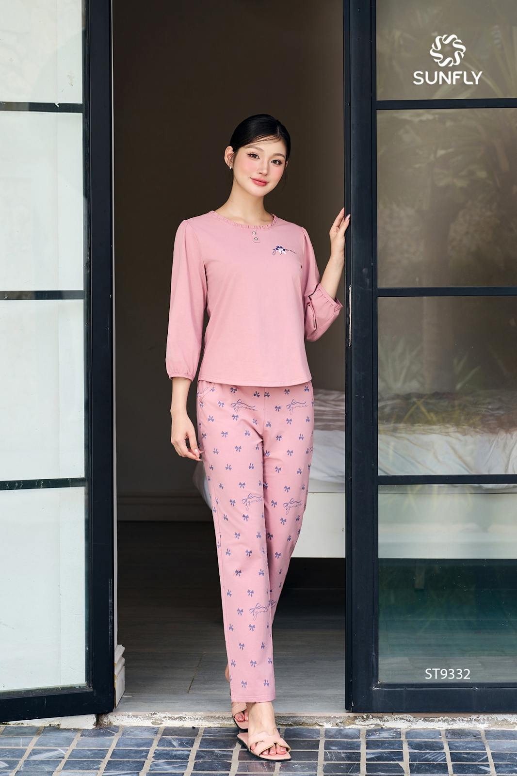 MIX-MATCH-CONG-SO-VOI-AO-THUN-DAI-TAY-15.webp