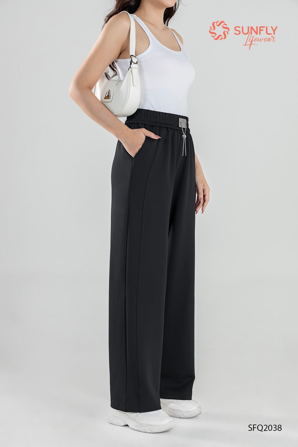 Mix áo tank top nữ với quần suông – thanh lịch và hiện đại