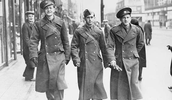 Trench coat là gì?