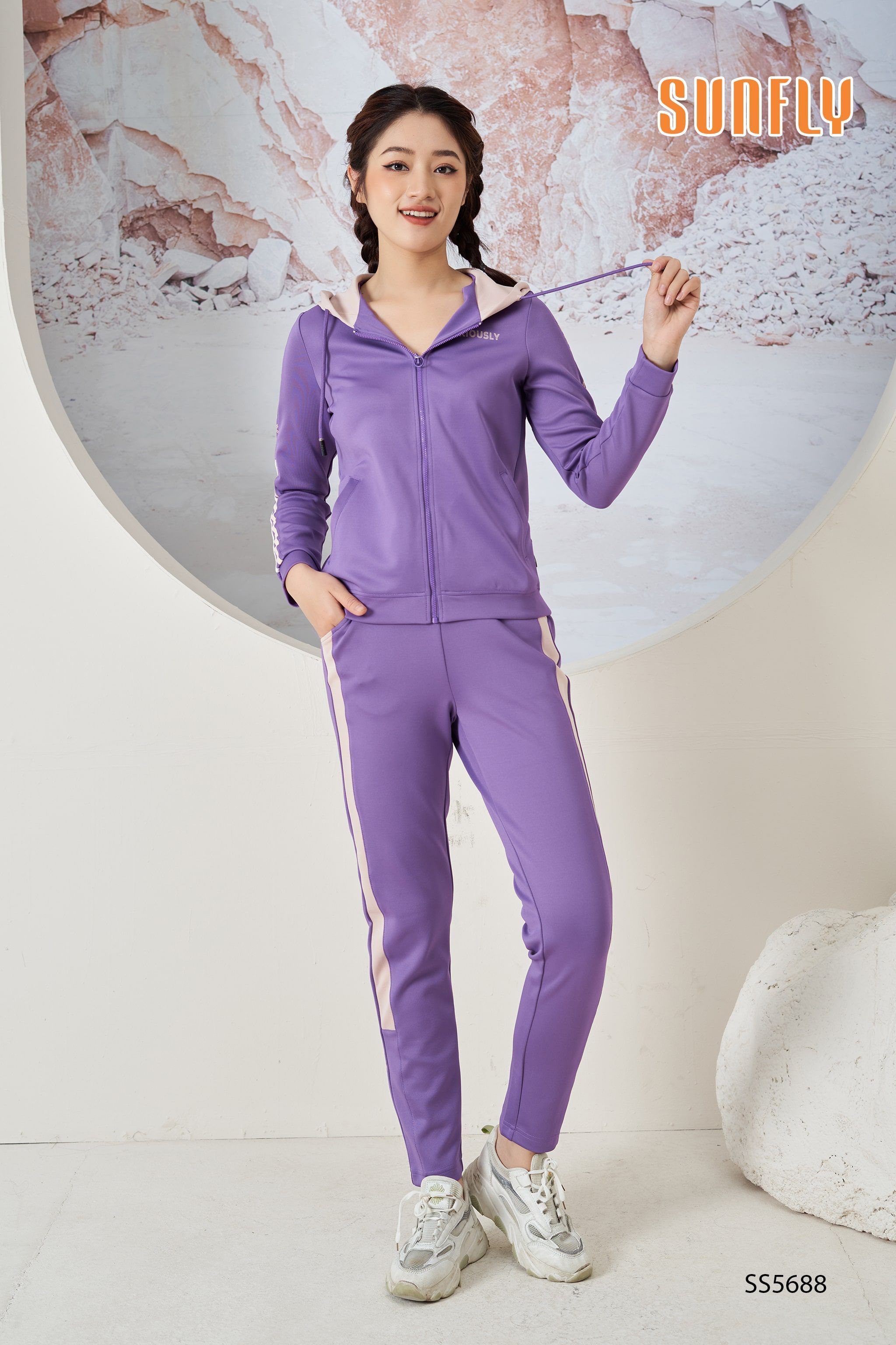 Bộ thể thao poly 2 da kéo khóa có mũ áo dài quần dài SS5688 M tím lavender