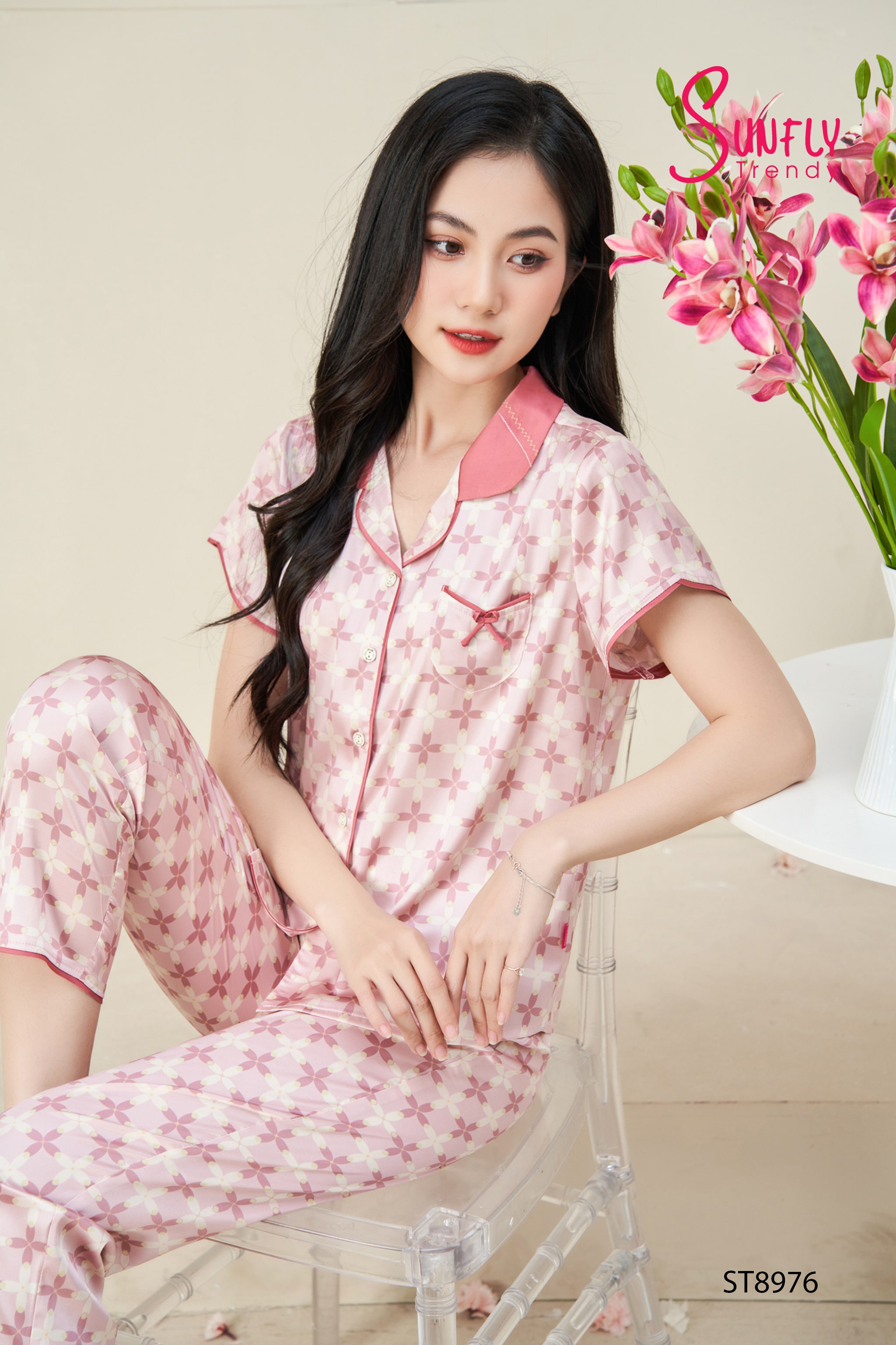 Bộ pijamas lụa áo cộc quần dài ST8976