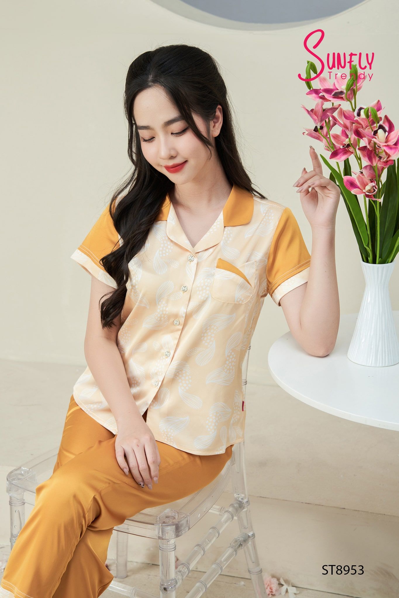 Bộ pijamas lụa áo cộc quần dài ST8953