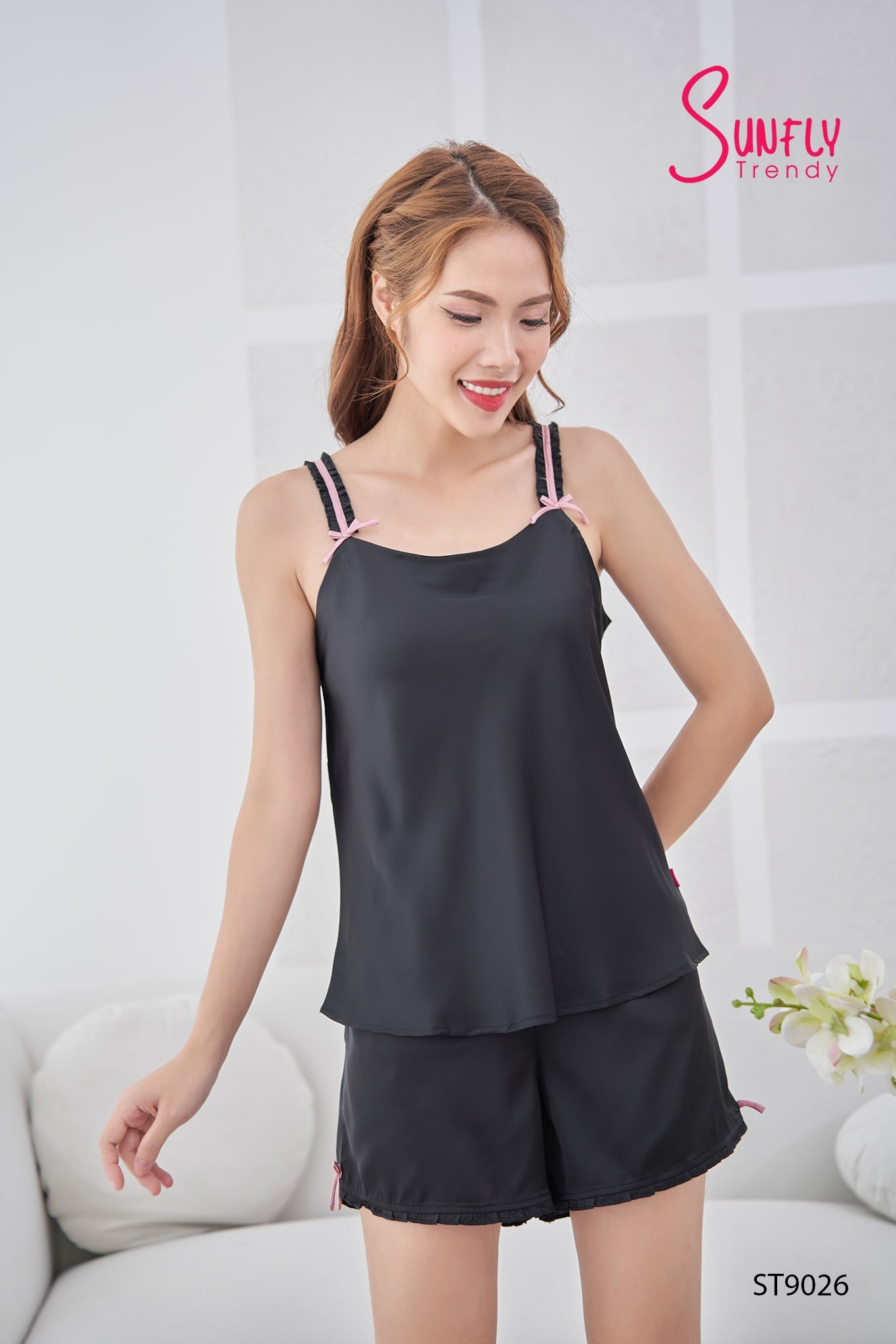 Đồ bộ mặc nhà lụa áo dây quần sooc ST9026