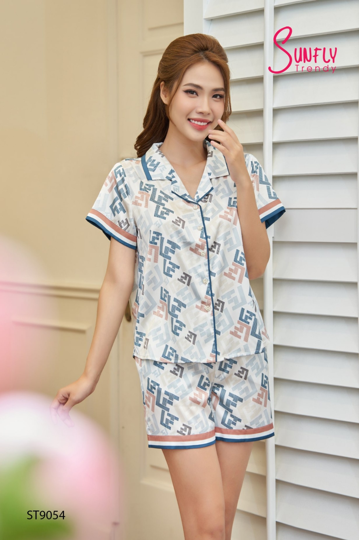 Bộ pijamas lụa áo cộc quần sooc ST9054